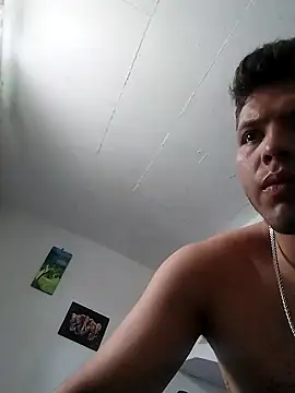 Snapshot of King_russo chatting on October 3, 2025, 2:47 pm King russo online show from October 3, 2025, 2:47 pm