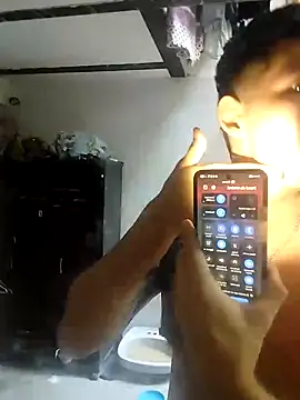 Snapshot of King_russo chatting on October 21, 2025, 6:52 pm King russo online show from October 21, 2025, 6:52 pm