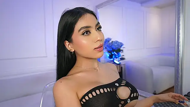 Snapshot of elasummer chatting on February 3, 2025, 8:57 pm elasummer online show from February 3, 2025, 8:57 pm