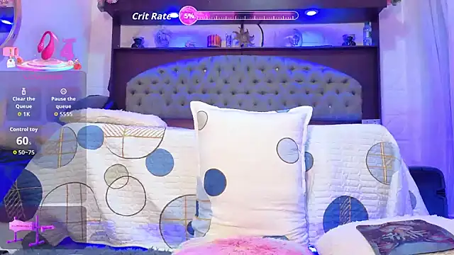 Snapshot of EMILY_ROUSSE71 chatting on October 28, 2025, 8:33 pm EMILY ROUSSE71 online show from October 28, 2025, 8:33 pm