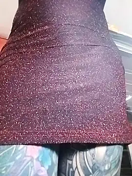 Snapshot of EMILY_ROUSSE71 chatting on October 29, 2025, 9:16 pm EMILY ROUSSE71 online show from October 29, 2025, 9:16 pm