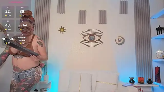 EMILY ROUSSE71 online show from June 25, 2026, 10:47 pm