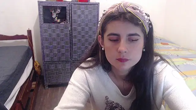 samanta rosas1 online show from January 23, 2025, 1:24 pm