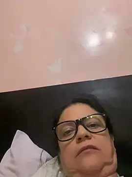 Snapshot of Sharongirl07 chatting on December 16, 2024, 9:35 am Sharongirl07 online show from December 16, 2024, 9:35 am