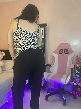 Snapshot of Sharongirl07 chatting on March 1, 2025, 12:01 pm Sharongirl07 online show from March 1, 2025, 12:01 pm