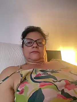 Snapshot of Sharongirl07 chatting on August 3, 2026, 12:21 pm Sharongirl07 online show from August 3, 2026, 12:21 pm
