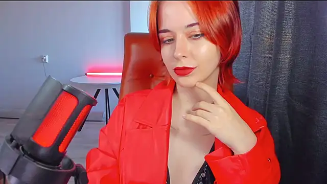 Snapshot of mollyposhh chatting on September 19, 2025, 2:18 pm mollyposhh online show from September 19, 2025, 2:18 pm