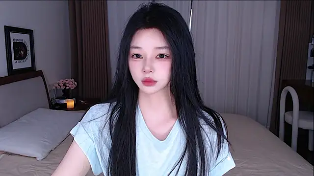 sweateanv  online show from May 15, 2026, 9:38 am