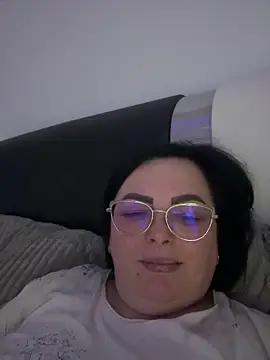 Amandamuller1982 online show from December 17, 2024, 3:28 pm