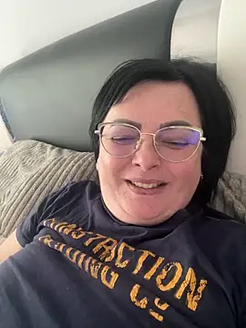 Amandamuller1982 online show from December 18, 2024, 9:04 am