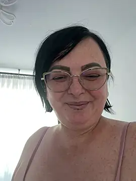 Amandamuller1982 online show from December 22, 2024, 1:11 pm