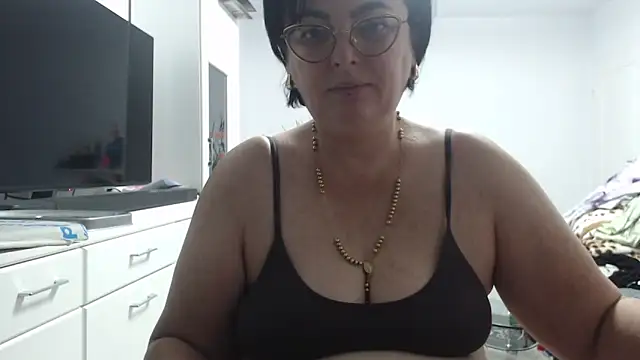 Amandamuller1982 online show from October 23, 2025, 10:41 pm