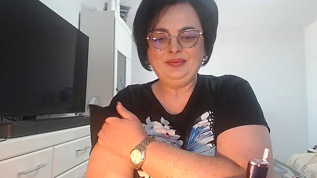 Amandamuller1982 online show from May 7, 2026, 11:26 am