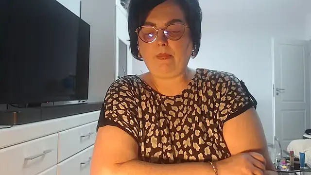 Amandamuller1982 online show from May 9, 2026, 12:54 pm