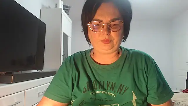 Amandamuller1982 online show from June 14, 2026, 2:46 am