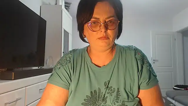 Amandamuller1982 online show from June 15, 2026, 12:18 pm