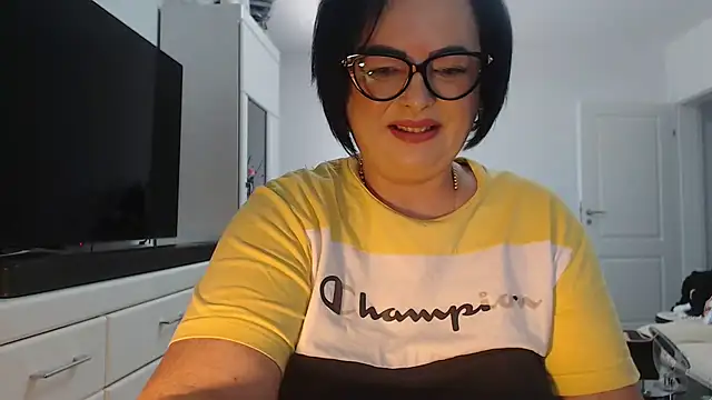 Amandamuller1982 online show from July 12, 2026, 10:06 am