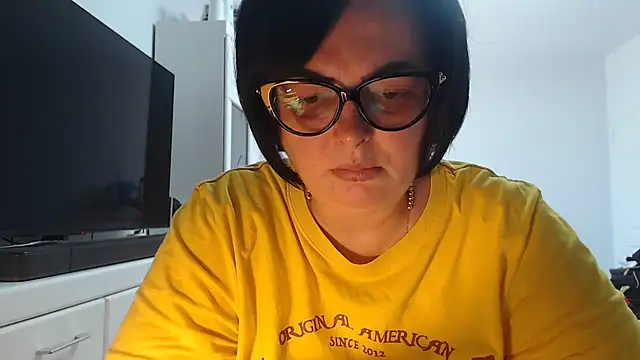 Amandamuller1982 online show from July 19, 2026, 9:35 am