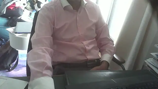 shyfrenchcock1 online show from November 6, 2025, 10:27 am