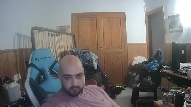 chicomallorca96 online show from October 23, 2025, 1:54 pm