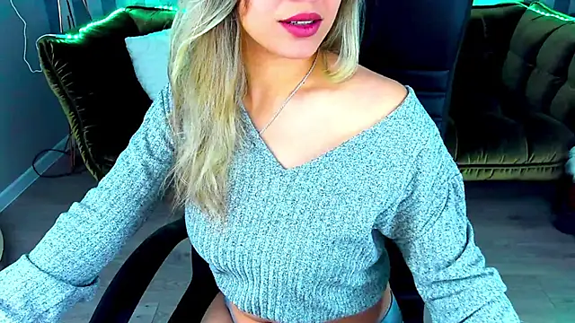 Snapshot of SashaBloom__ chatting on December 22, 2024, 1:11 pm SashaBloom online show from December 22, 2024, 1:11 pm
