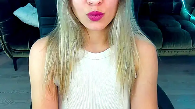 Snapshot of SashaBloom__ chatting on December 25, 2024, 2:02 pm SashaBloom online show from December 25, 2024, 2:02 pm