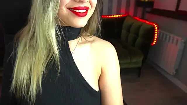 Snapshot of SashaBloom__ chatting on February 7, 2025, 11:55 pm SashaBloom online show from February 7, 2025, 11:55 pm
