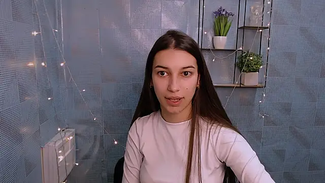 KarolinaRosse  online show from December 23, 2024, 1:35 pm