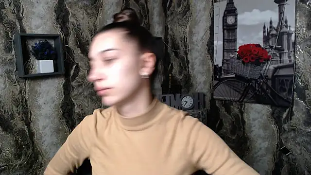 KarolinaRosse  online show from December 31, 2024, 3:45 am