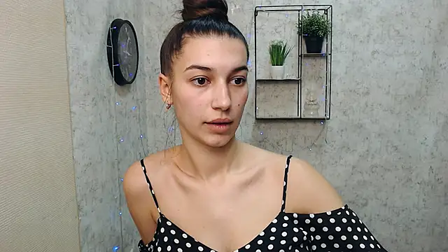 KarolinaRosse  online show from January 14, 2025, 1:28 pm