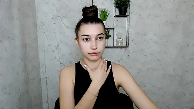KarolinaRosse  online show from March 23, 2025, 6:47 am