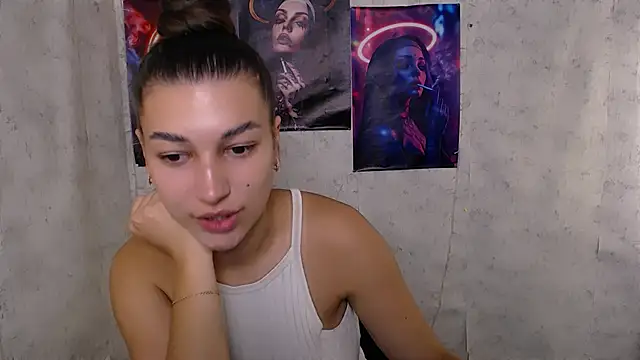 Snapshot of KarolinaRosse_ chatting on September 20, 2025, 5:08 am KarolinaRosse online show from September 20, 2025, 5:08 am