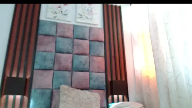 Saraa-restrepo online show from December 21, 2024, 2:26 pm