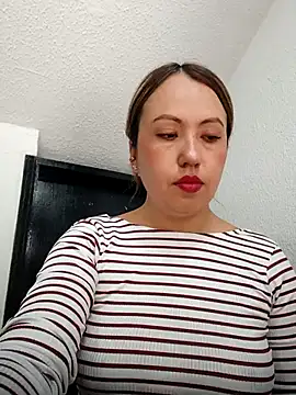 Snapshot of VIOLETA-25_ chatting on October 1, 2025, 3:29 pm VIOLETA-25 online show from October 1, 2025, 3:29 pm