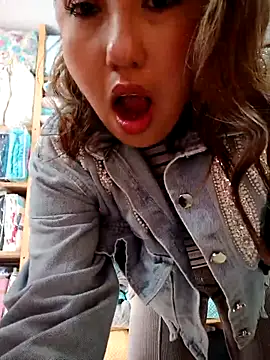 Snapshot of VIOLETA-25_ chatting on October 11, 2025, 3:21 pm VIOLETA-25 online show from October 11, 2025, 3:21 pm