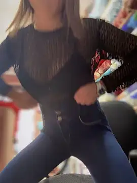 Snapshot of VIOLETA-25_ chatting on November 24, 2025, 3:12 pm VIOLETA-25 online show from November 24, 2025, 3:12 pm