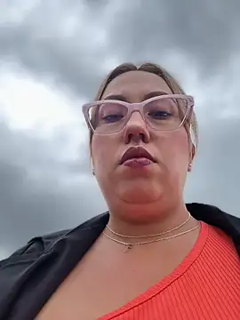 VIOLETA-25  online show from May 7, 2026, 3:06 pm