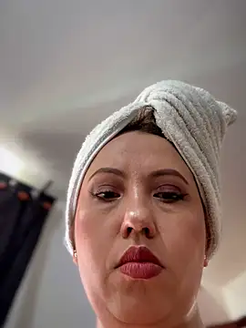 VIOLETA-25  online show from May 20, 2026, 3:07 pm