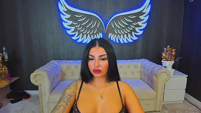 Snapshot of anemarieejolie chatting on September 19, 2025, 5:35 pm anemarieejolie online show from September 19, 2025, 5:35 pm