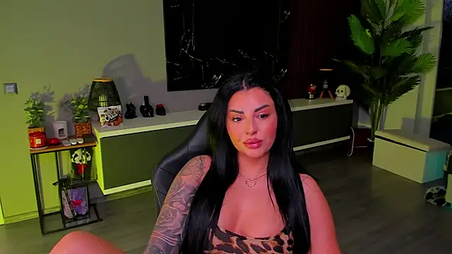 anemarieejolie online show from April 25, 2026, 5:32 pm