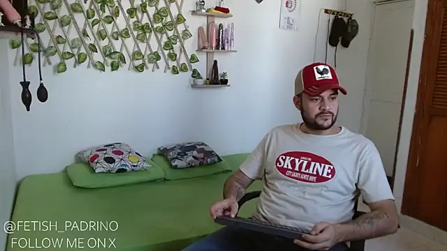fetish padrino online show from February 2, 2025, 5:04 pm