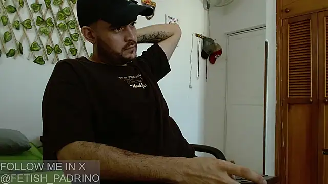 fetish padrino online show from March 17, 2025, 3:07 pm