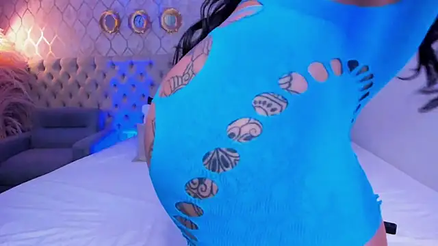 HannaBruun online show from September 24, 2025, 11:08 pm