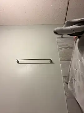 Snapshot of LATINMOBB chatting on December 5, 2024, 8:44 am LATINMOBB online show from December 5, 2024, 8:44 am