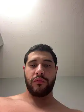 Snapshot of LATINMOBB chatting on December 7, 2024, 4:20 am LATINMOBB online show from December 7, 2024, 4:20 am