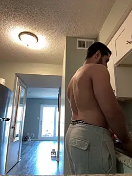 Snapshot of LATINMOBB chatting on December 18, 2024, 7:41 pm LATINMOBB online show from December 18, 2024, 7:41 pm