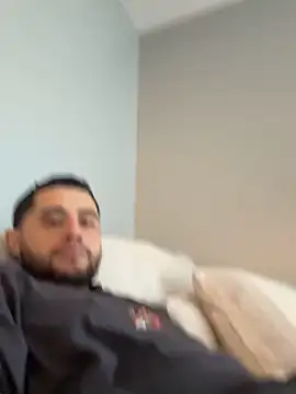 Snapshot of LATINMOBB chatting on December 30, 2024, 7:11 pm LATINMOBB online show from December 30, 2024, 7:11 pm