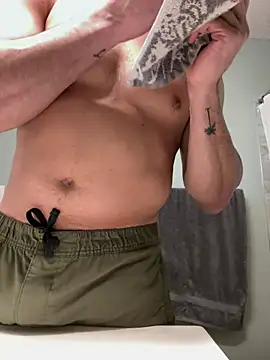 Snapshot of LATINMOBB chatting on January 15, 2025, 5:08 am LATINMOBB online show from January 15, 2025, 5:08 am