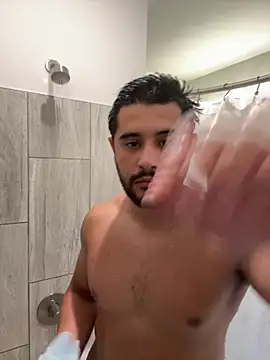 Snapshot of LATINMOBB chatting on September 20, 2025, 11:50 pm LATINMOBB online show from September 20, 2025, 11:50 pm