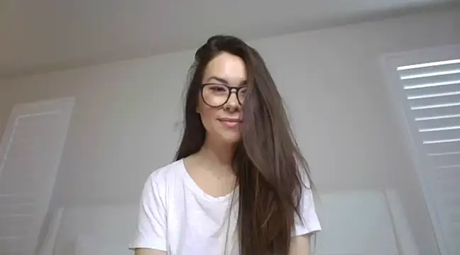 mixedasiangirl online show from March 17, 2025, 7:04 pm